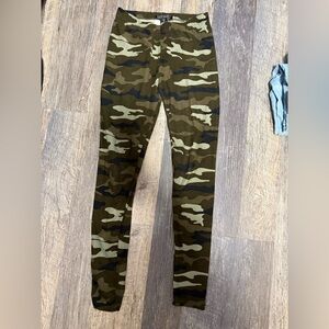 Camo Print Leggings in Olive Green